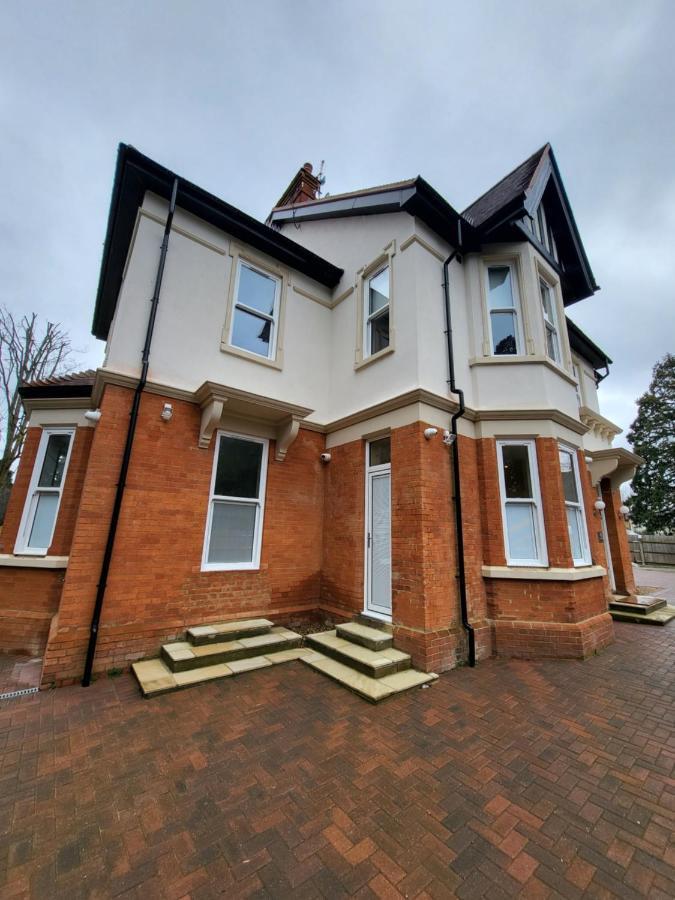 Sands House - Luxury Modern Studios With Secure Parking In Epsom, Surrey Buitenkant foto